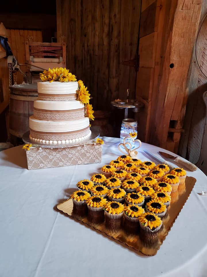 Simply Country Barn - Weddings & Event Venue - Freedom, WI - Slider 17